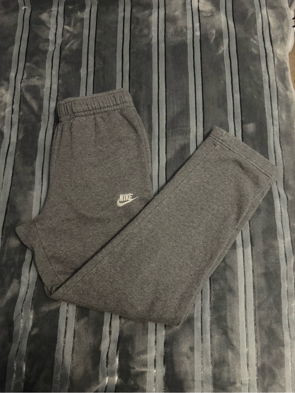 Nike Men’s Small Charcoal Gray Fleece Straight Leg Sweatpants